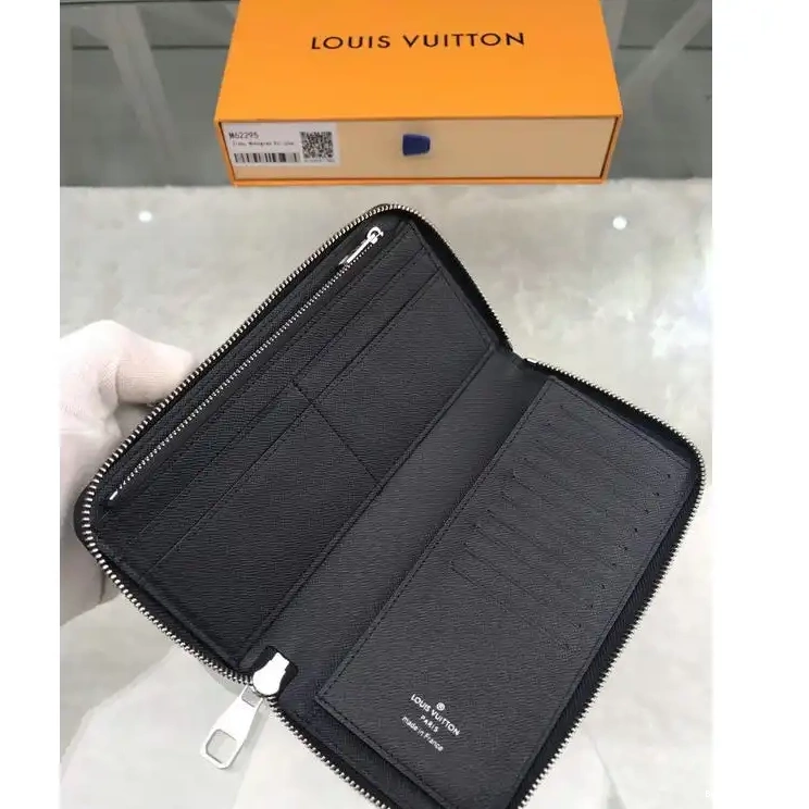 Brother Sam 19T1L0602 LV Bags 0812